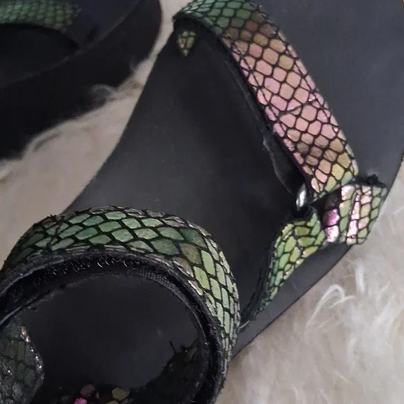 TEVA Chameleon Sandals - Picture 9 of 15